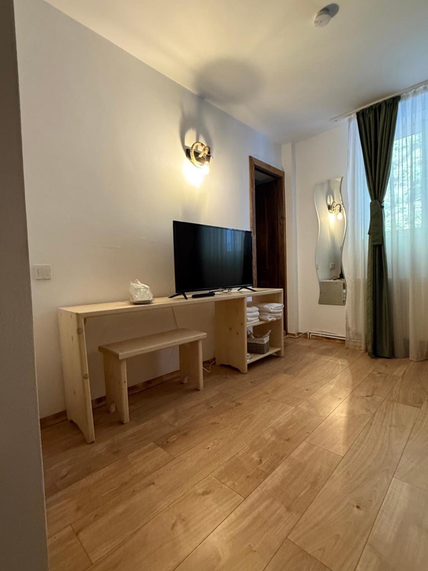 Barlogul Din Vidraru Hotel Curtea De Arges Exterior photo